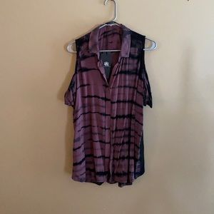 Rock and republic cold shoulder button shirt